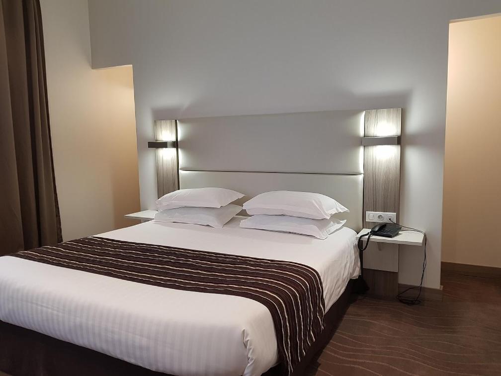 Brit Hotel De Grignan Βισύ Εξωτερικό φωτογραφία