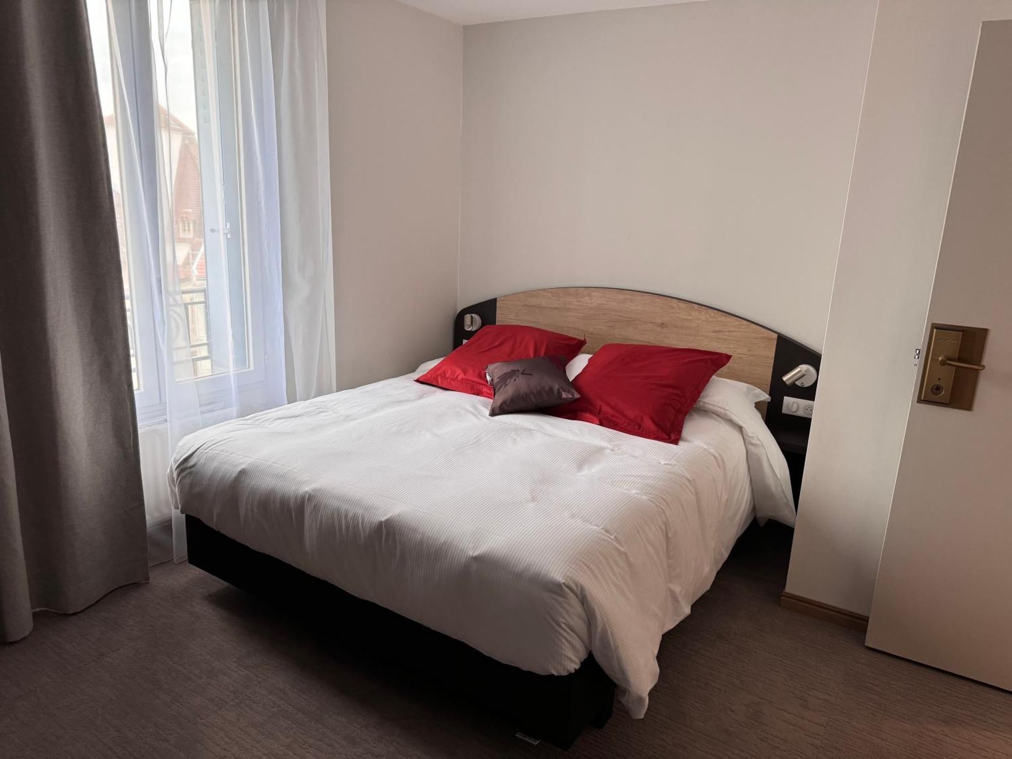 Brit Hotel De Grignan Βισύ Εξωτερικό φωτογραφία