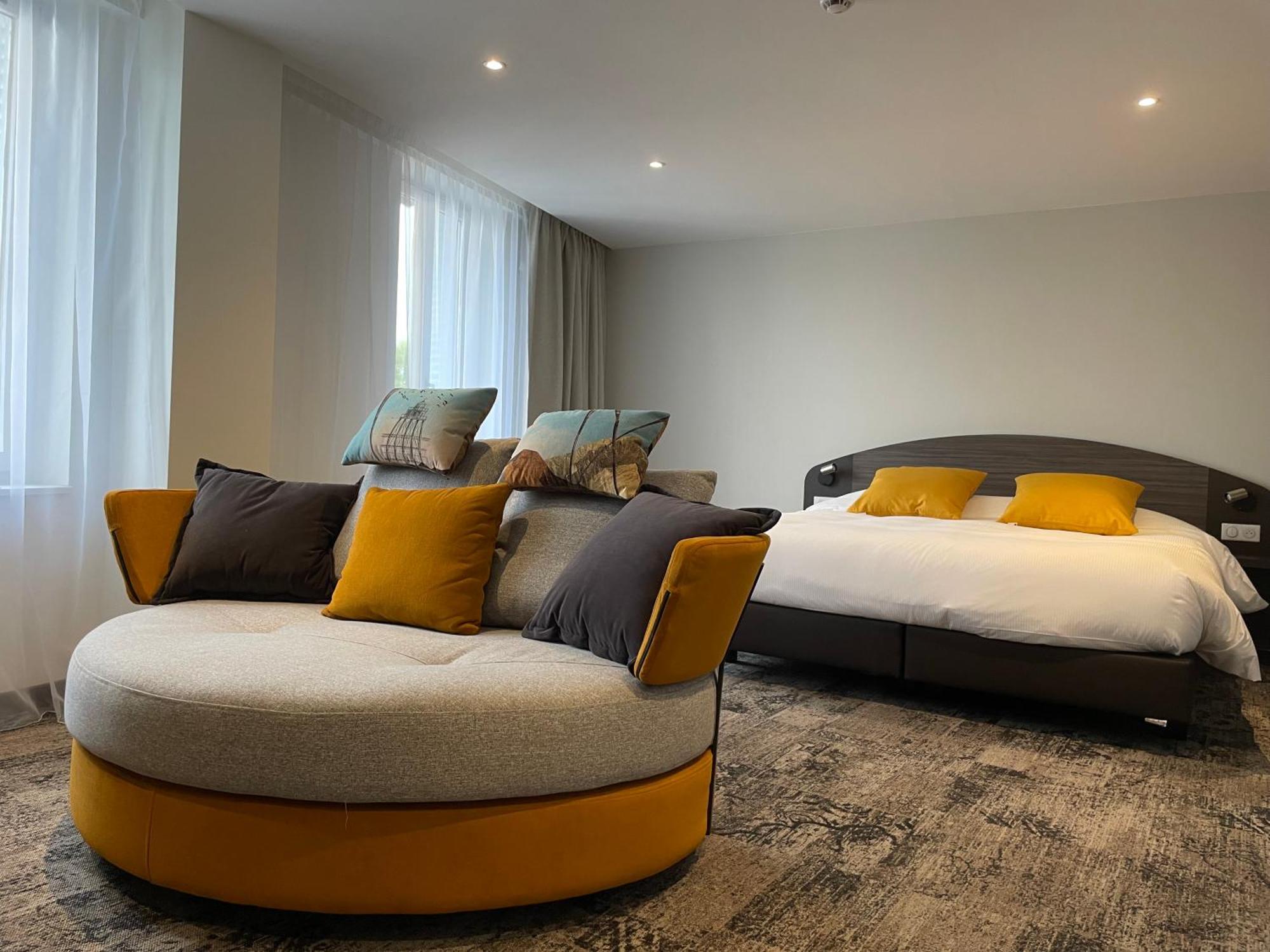 Brit Hotel De Grignan Βισύ Εξωτερικό φωτογραφία